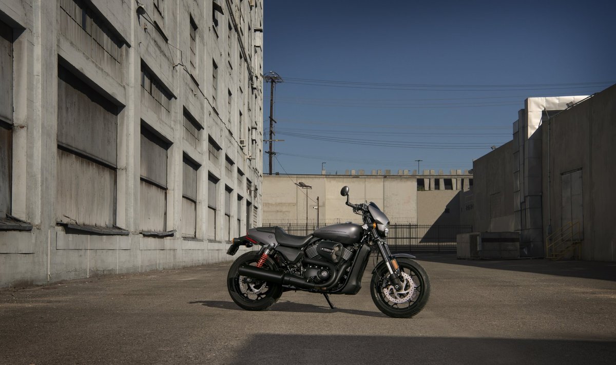 "Harley-Davidson Street Rod" motociklas
