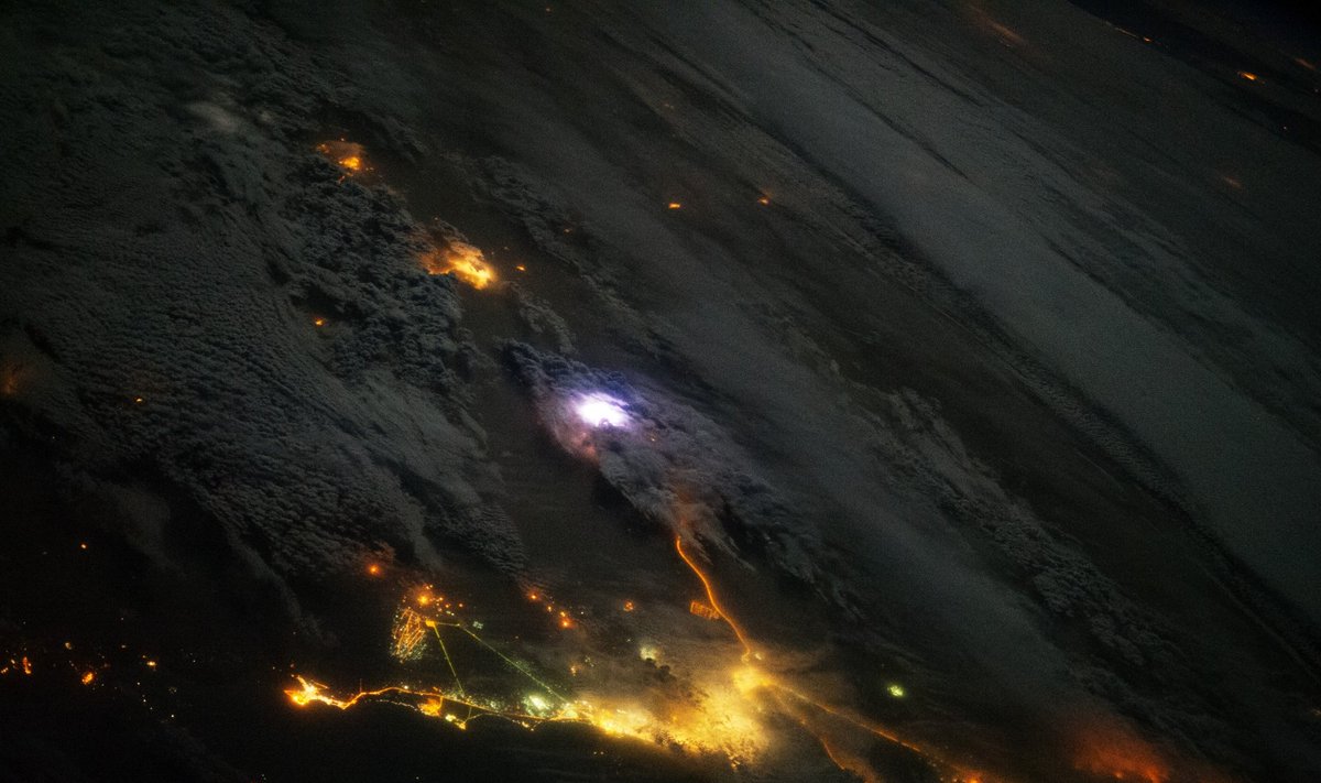 Žaibo vaizdas iš Tarptautinės kosminės stoties