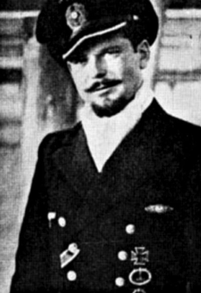 Vokiečių povandeninio laivo U-977 kapitonas Heinzas Schaefferis.