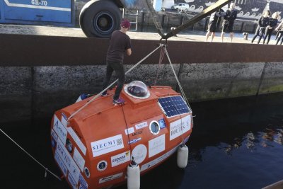 Nutrūktgalvis 71-erių prancūzas ryžosi perplaukti Atlantą statinėje