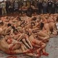 Ispanijoje nuogaliai protestavo prieš gyvūnų žudymą kailiams