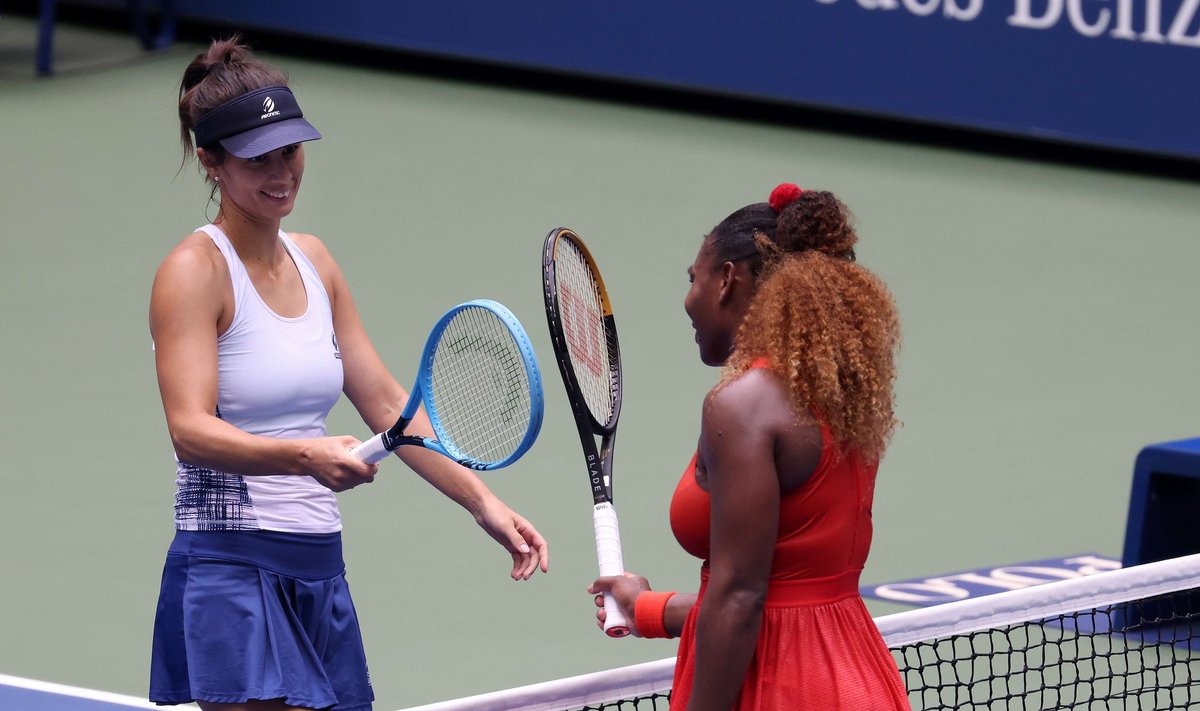 Serena Williams (dešinėje), Tsvetana Pironkova