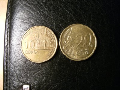 Euro centai ir Azerbaidžano giapikai