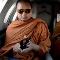 Privačiu lėktuvu keliavusiam budistų vienuoliui blogai baigėsi