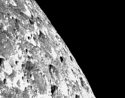 Nematoma Mėnulio pusė, įamžinta Orion kapsulės navidacinių kamerų.