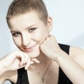 V. Kairaitytei vėžys smogė 17-os: daugeliui moterų plika galva tampa tragedija
