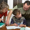 Kaip atsisakyti „visagalių tėvų“ vaidmens