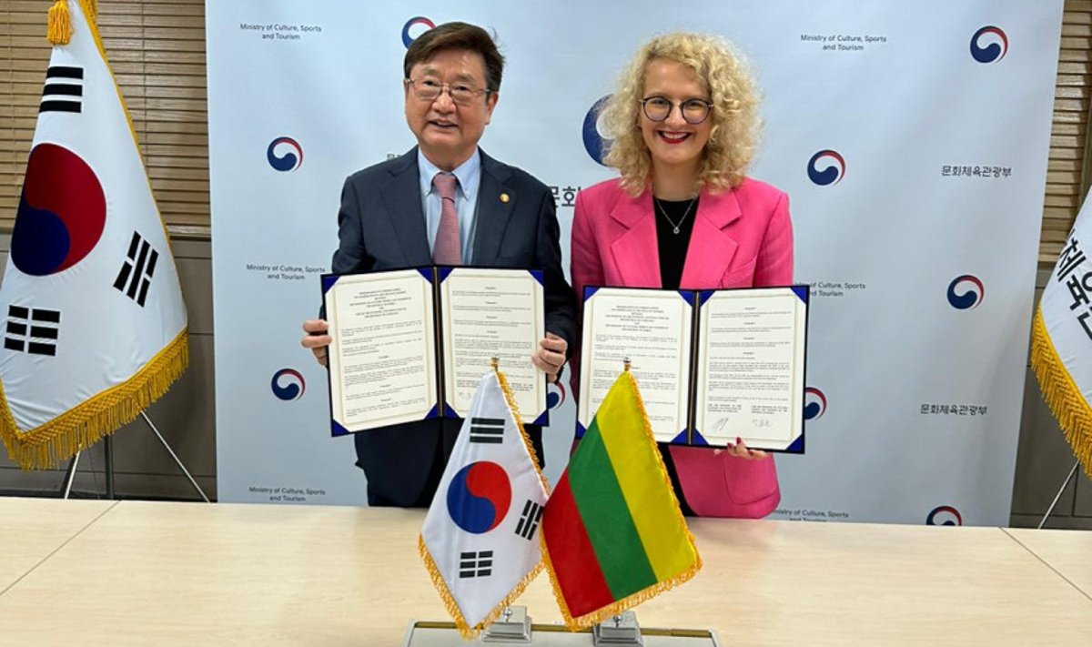 Aušrinė Armonaitė, Pietų Korėjos kultūros, sporto ir turizmo ministras Park Bo Gyoon