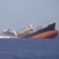 Ar vaizdo įraše nufilmuotas skęstantis Jemeno husių užpultas Didžiosios Britanijos laivas?