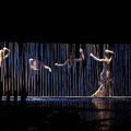 Choreografės Airos Naginevičiūtės šokio spektaklis „Chimeros karoliai“ atvyksta į Kauną