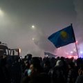 Neramumai Kazachstane stiprėja: protestuotojai užėmė oro uostą, visoje šalyje paskelbta nepaprastoji padėtis