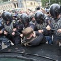 Po protestų Rusijoje: policijos pareigūnai pasiekė naują dugną