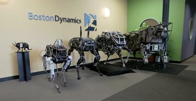 „Boston Dynamics“ robotai