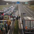 Protestuojantys ūkininkai Prancūzijoje atšaukia kelių blokadas