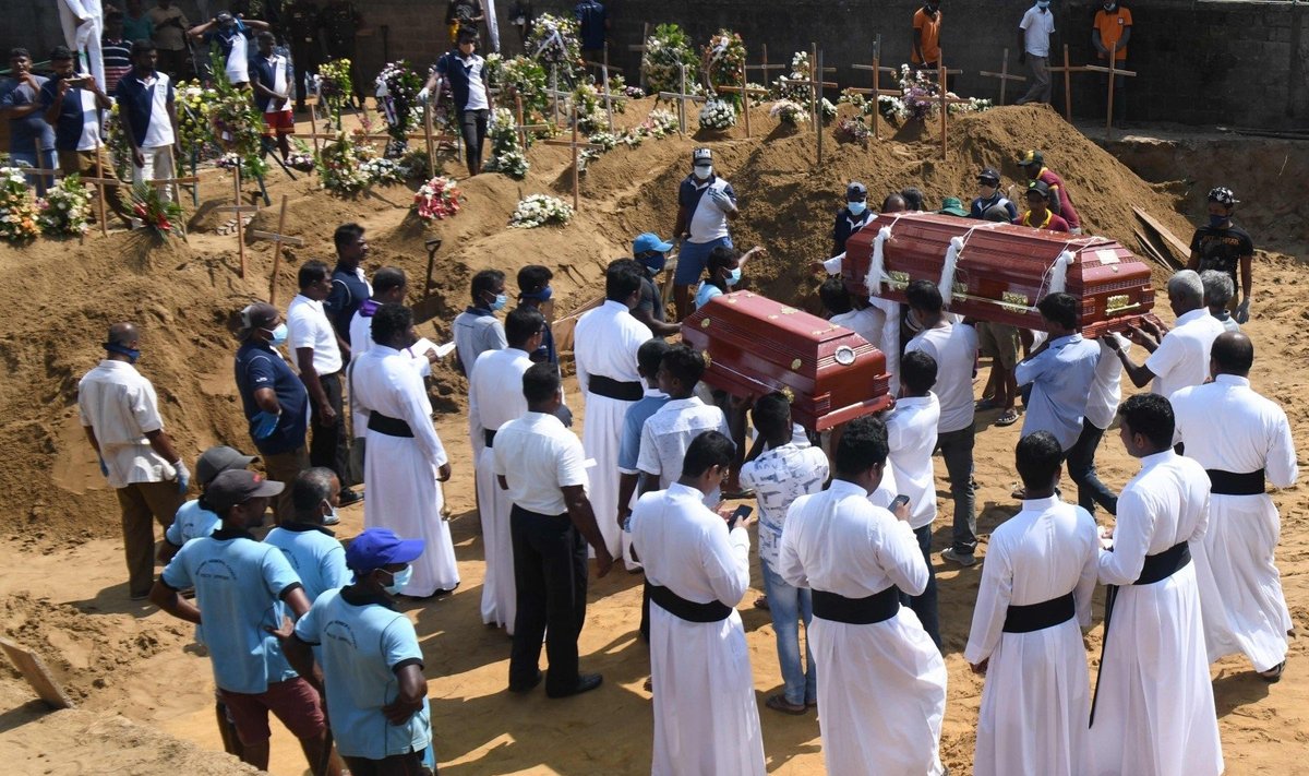 Šri Lanka: teroristai planavo atakuoti jų aukų laidotuvių dalyvius