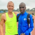 Bėgimo didmeistrių susitikimas: Sorokinas įsiamžino su maratono legenda Kipchoge