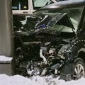 Vėlų vakarą Kaune susidūrė BMW ir „CityBee“ automobilis VW: sužaloti žmonės, suniokotos mašinos