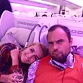 Jogaila ir Indrė Morkūnai mėgaujasi „seksualiausiu pasaulyje skrydžiu“