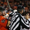 NHL: Stenlio taurės savininkė „Blackhawks“ pakilo į ketvirtą vietą