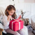 6 patarimai tėvams, planuojantiems dėmesio trūkumą vaikams kompensuoti dovanomis