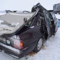 В Алитусском районе столкнулись грузовик и легковушка: мужчина погиб, женщина в коме