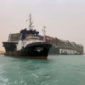 Egipto prezidentas nurodė iškrauti Sueco kanalą užblokavusį milžinišką konteinerių laivą