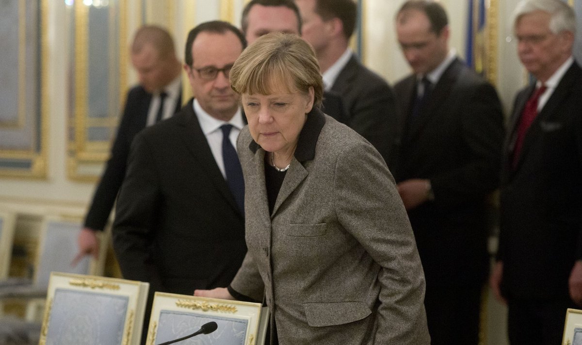 Francois Hollande'as, Angela Merkel