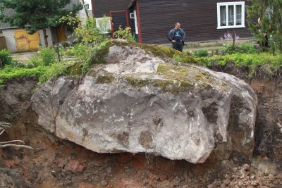 Telšių rajone surastas didžiulis akmuo