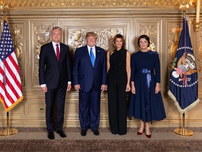 G. Nausėda ir D. Nausėdienė su D. Trumpu ir M. Trump