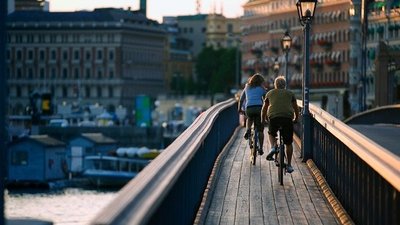 Stokholmo gyventojai įvertina dviračių privalumus. Visitstockholm.com nuotr.