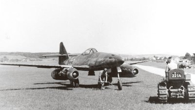 Reaktyvinis naikintuvas Me-262. Vienas eksperimentinių modelių. 1944 m.