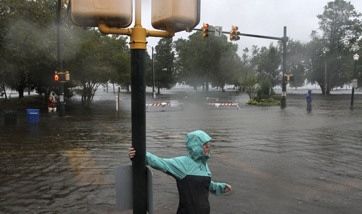 Uraganas „Florence“ šturmuoja rytinę JAV pakrantę