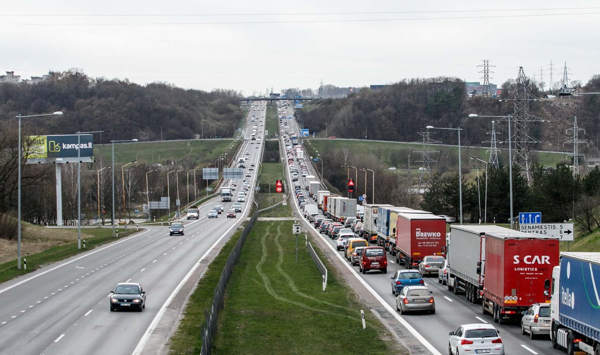 Eismo spūstis kelyje Vilnius – Kaunas – Klaipėda