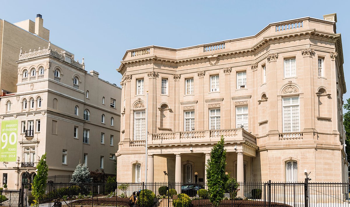 Lithuanian Embassy (left ) and Cuban Mission in Washington   Photo Ludo Segers