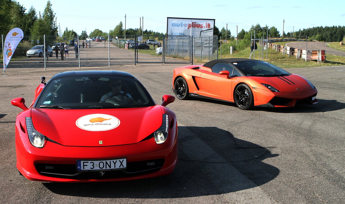 "Ferrari" ir "Lamborghini" važiavimai Kačerginėje