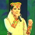 „Afghan Star“ finale reperis kirpėjas nugalėjo nusistovėjusias tradicijas laužančią merginą