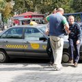Vilniaus savivaldybė nori uždrausti taksistams dėvėti treningus