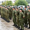 Kariškio žmona neištvėrė: į Lietuvos kariuomenę privalu šaukti ir moteris