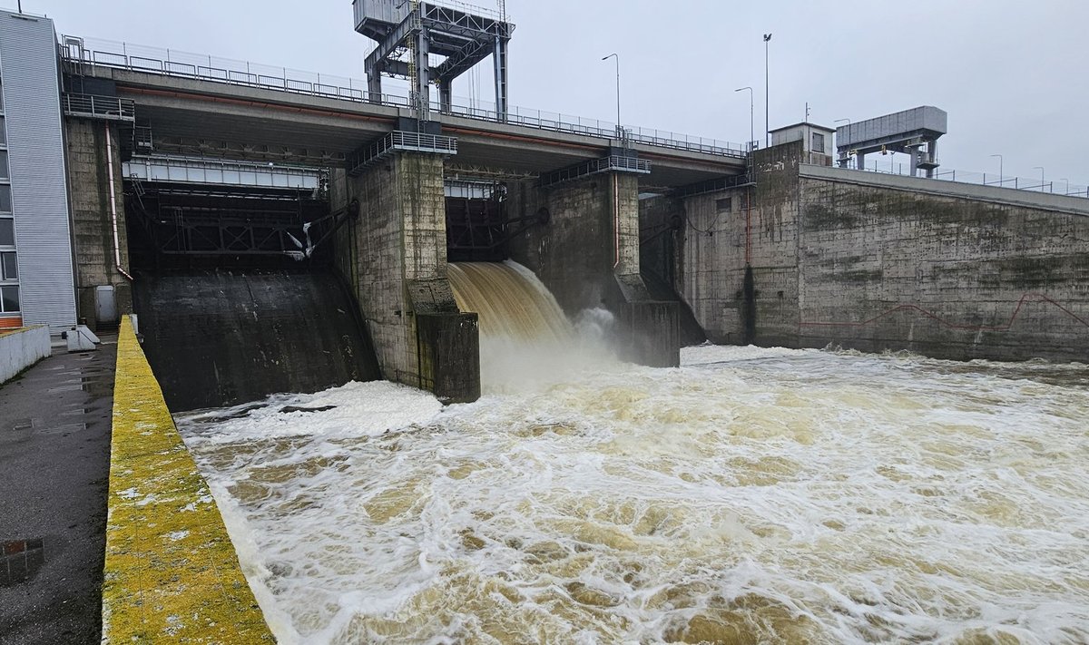 Atidarytos Kauno hidroelektrinės pralaidos