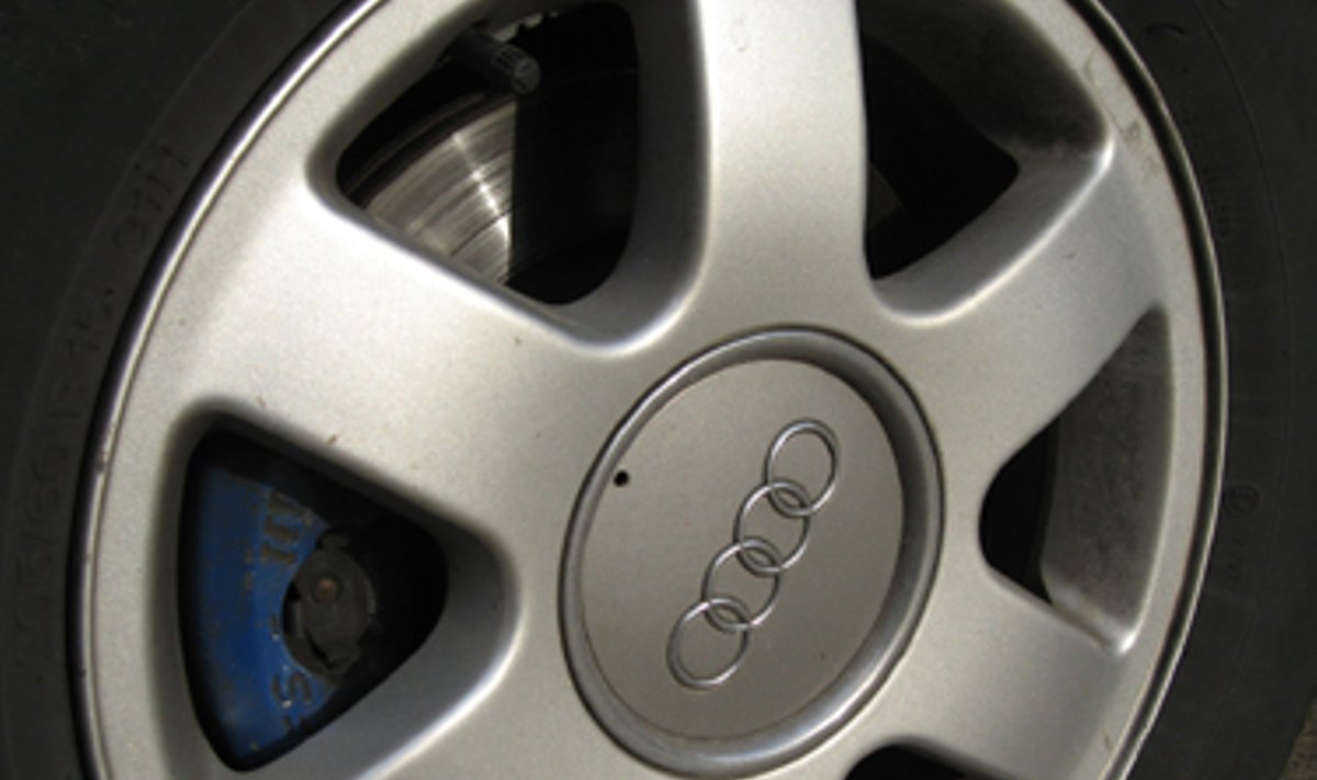 Audi ratas ir ženklas.