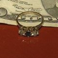 Anonimas įdėjo žiedą su deimantu į labdaros organizacijos aukų dėžutę