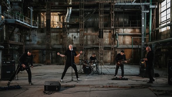 Lietuvos roko ilgaamžiai „Mountainside“ pristato naują singlą ir klipą: karantiną išnaudojome kūrybai