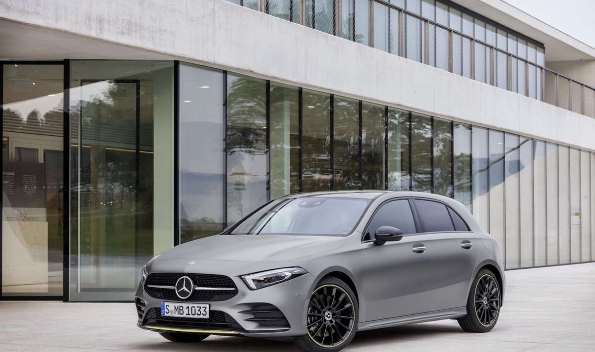 "Mercedes-Benz" pristatė naująjį A klasės modelį