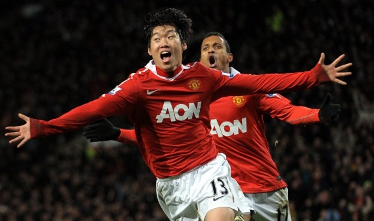 Parkas Ji-Sungas išvedė "Manchester United" į priekį