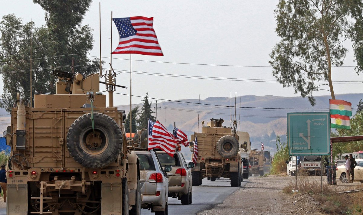 JAV pajėgų konvojus įvažiuoja į Iraką
