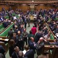 Britanijos parlamentas priėmė įstatymą, atmetantį „Brexit“ be sutarties galimybę