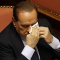 S. Berlusconi pradėjo dirbti senelių namuose