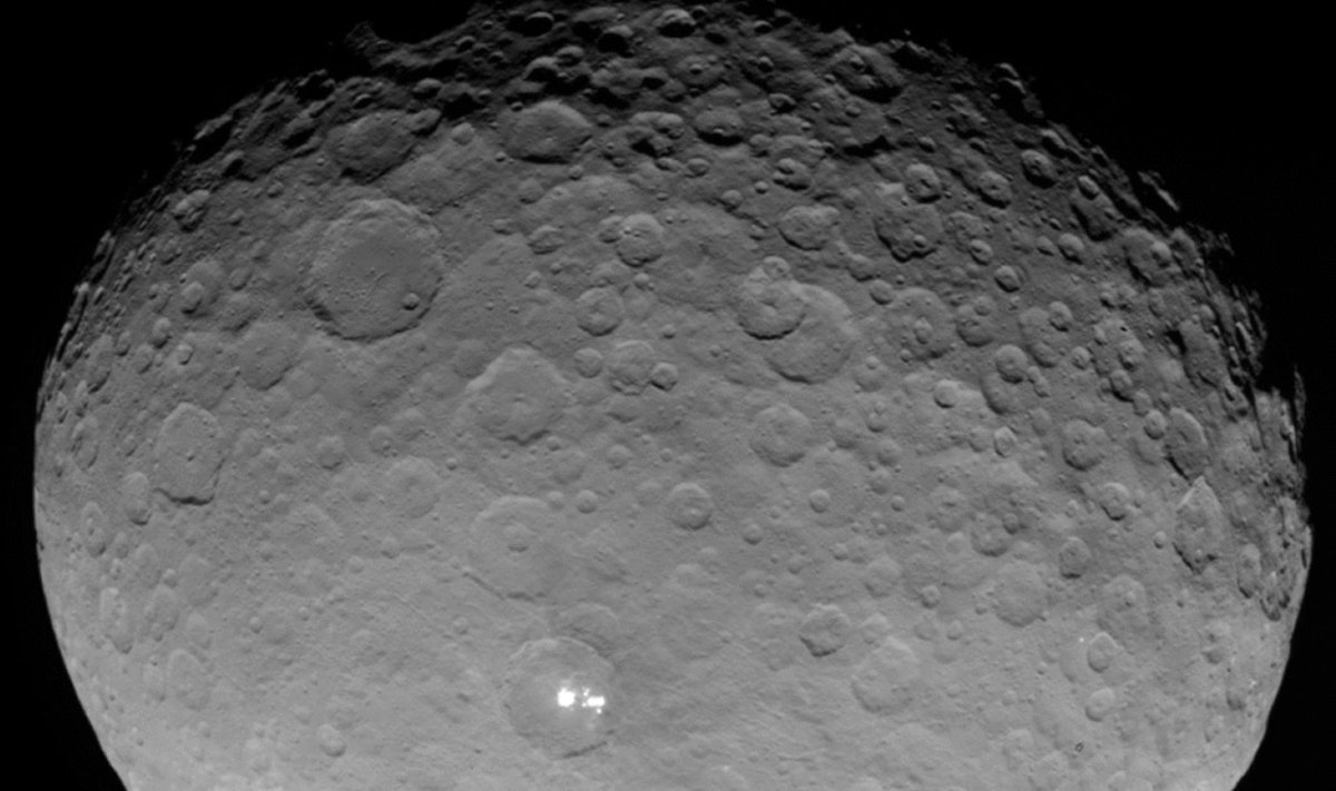 Nykštukinės planetos Cereros vaizdas, matomas zondo "Dawn"