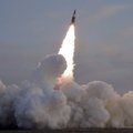 Šiaurės Korėja skelbia išbandžiusi „taktines valdomas raketas“