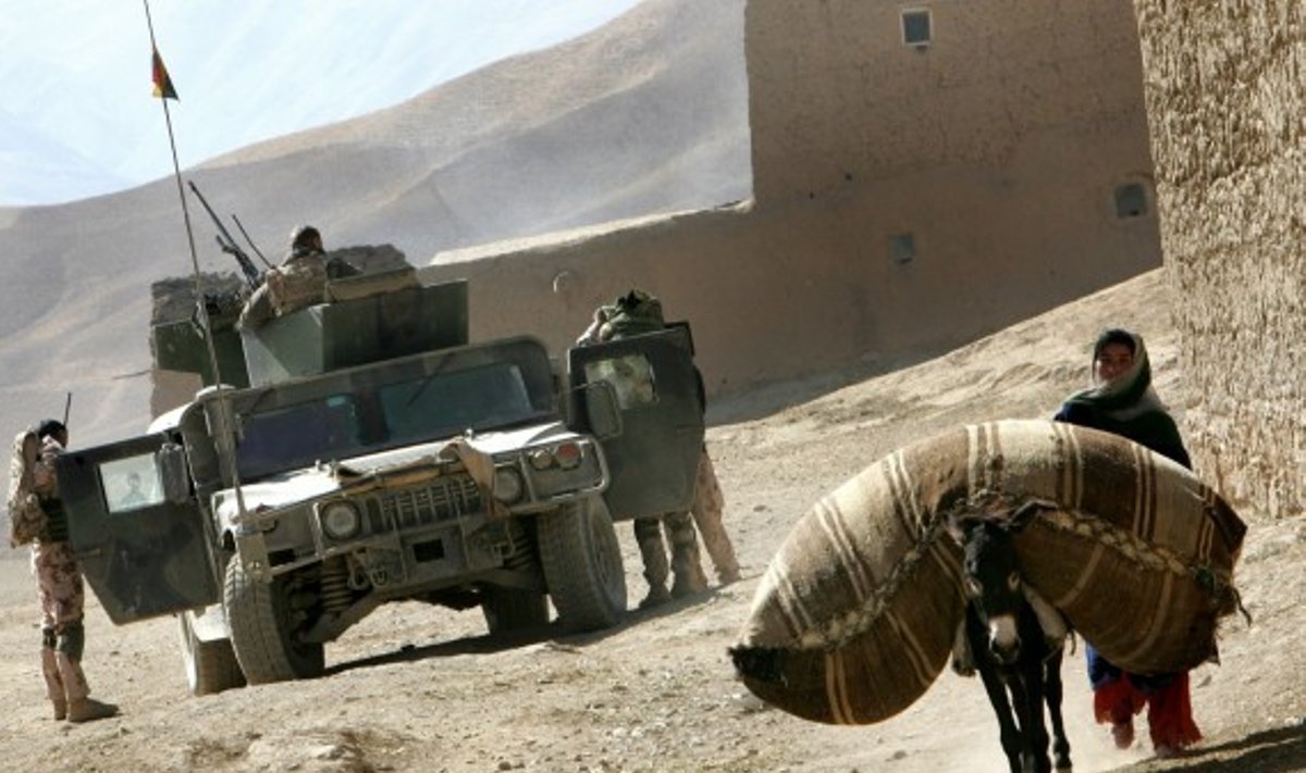 Lietuvių kariai patruliuoja. Goro provincija, Afganistanas